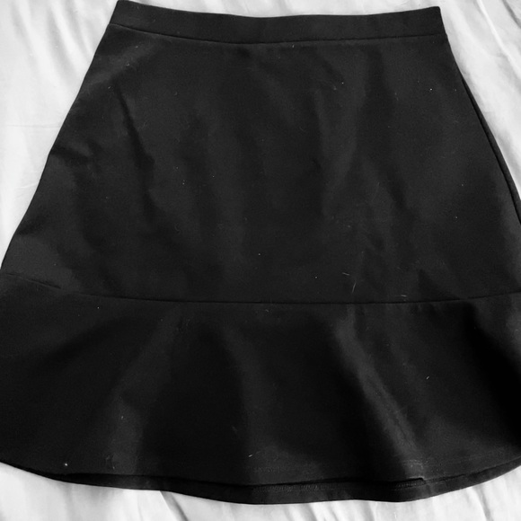 Black loft skirt size m - Picture 2 of 2